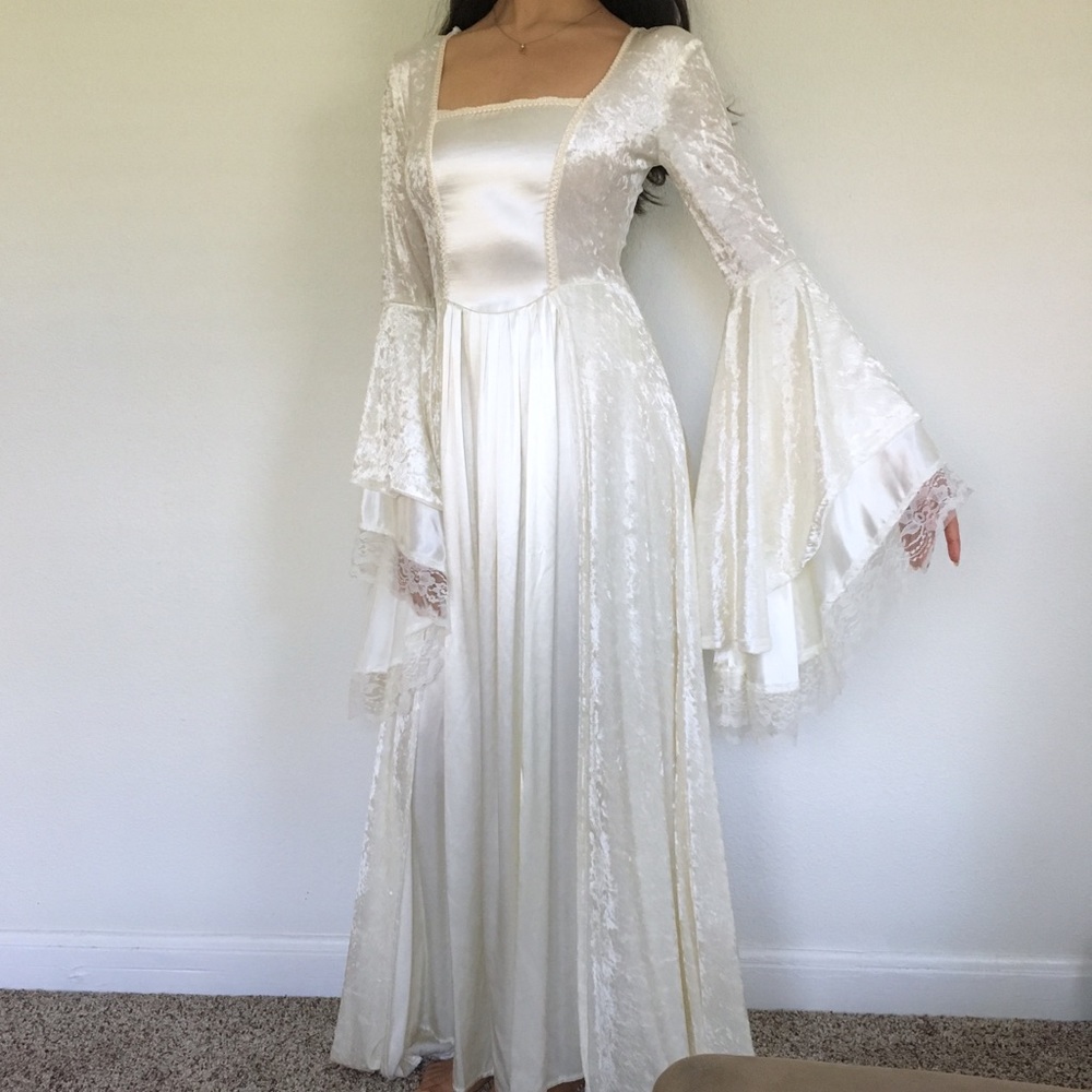 Vintage LIP SERVICE Juliet dress/gown 🥀☁️
